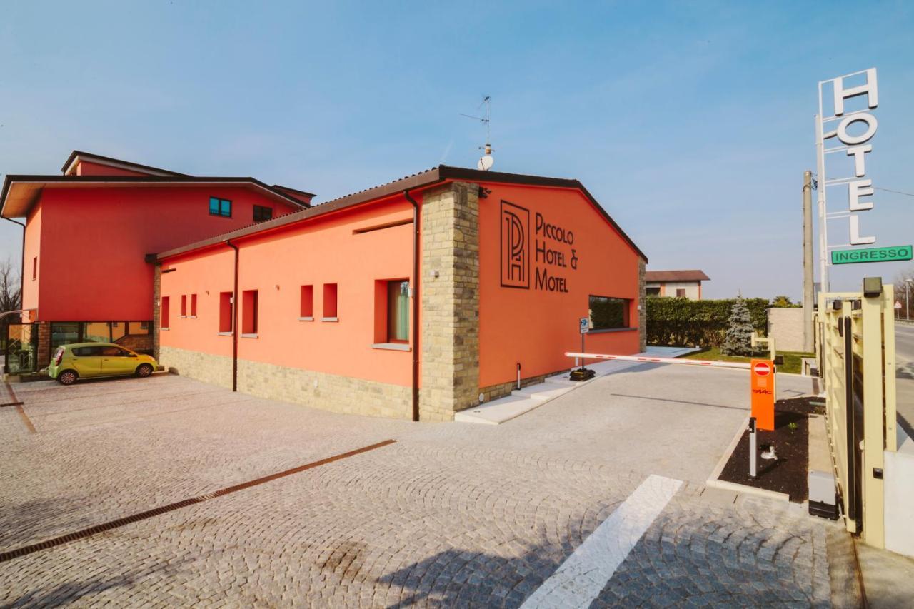 Piccolo Hotel Palosco Exterior photo